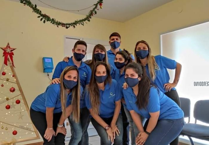 UNIFORMES AL EQUIPO DE TRABAJO