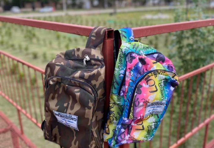 LOS TALLERES COMUNALES FABRICAN HERMOSAS MOCHILAS