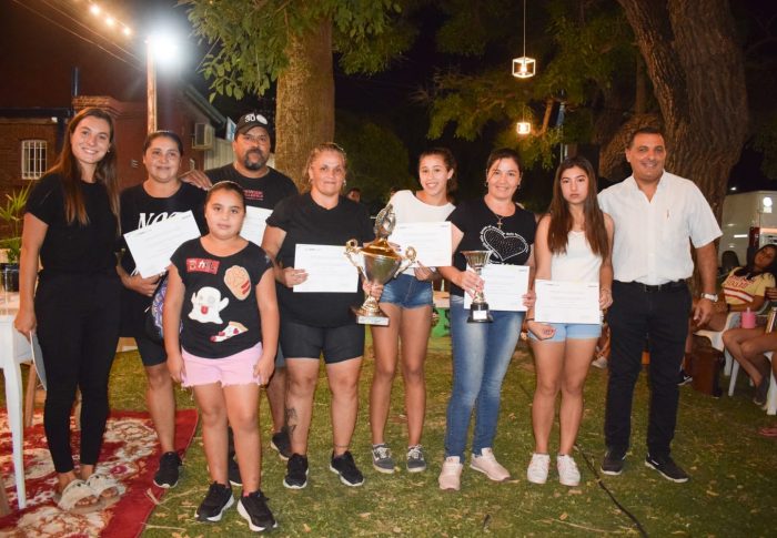 CHARLA PARA DEPORTISTAS Y ENTREGA DE DIPLOMAS