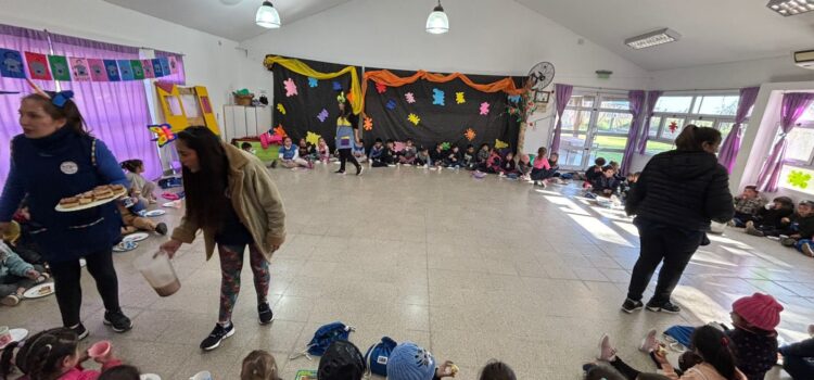 FELIZ DÍA DE LOS JARDINES INFANTILES